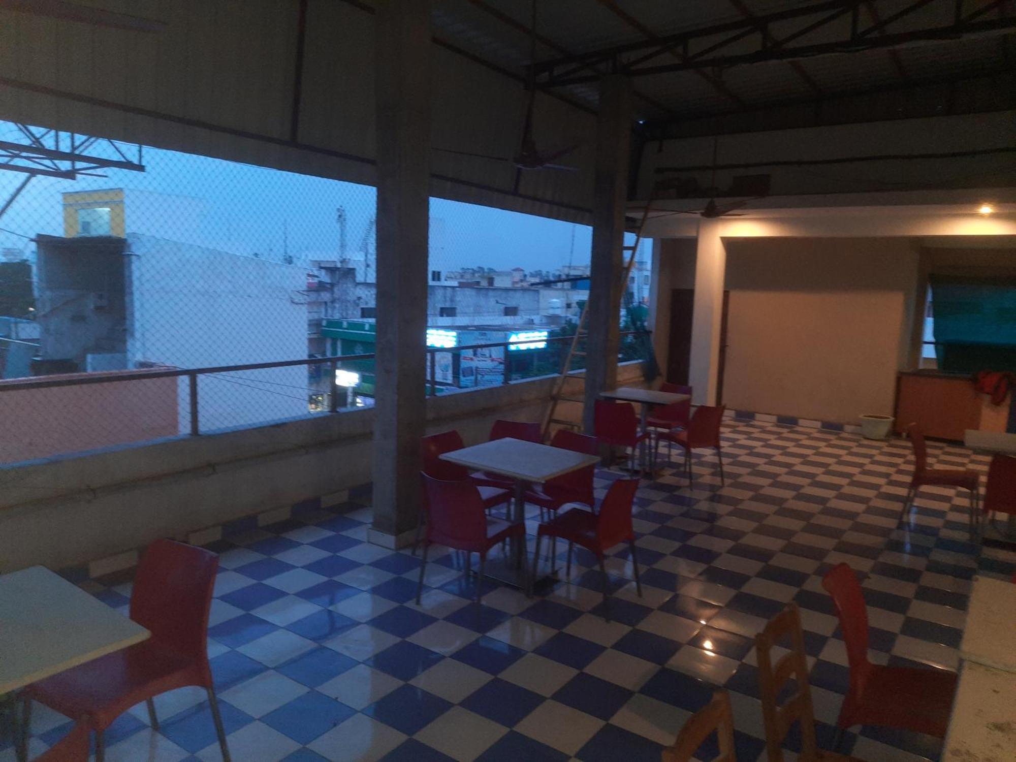 Skyway Rooms 蓬蒂切里 外观 照片