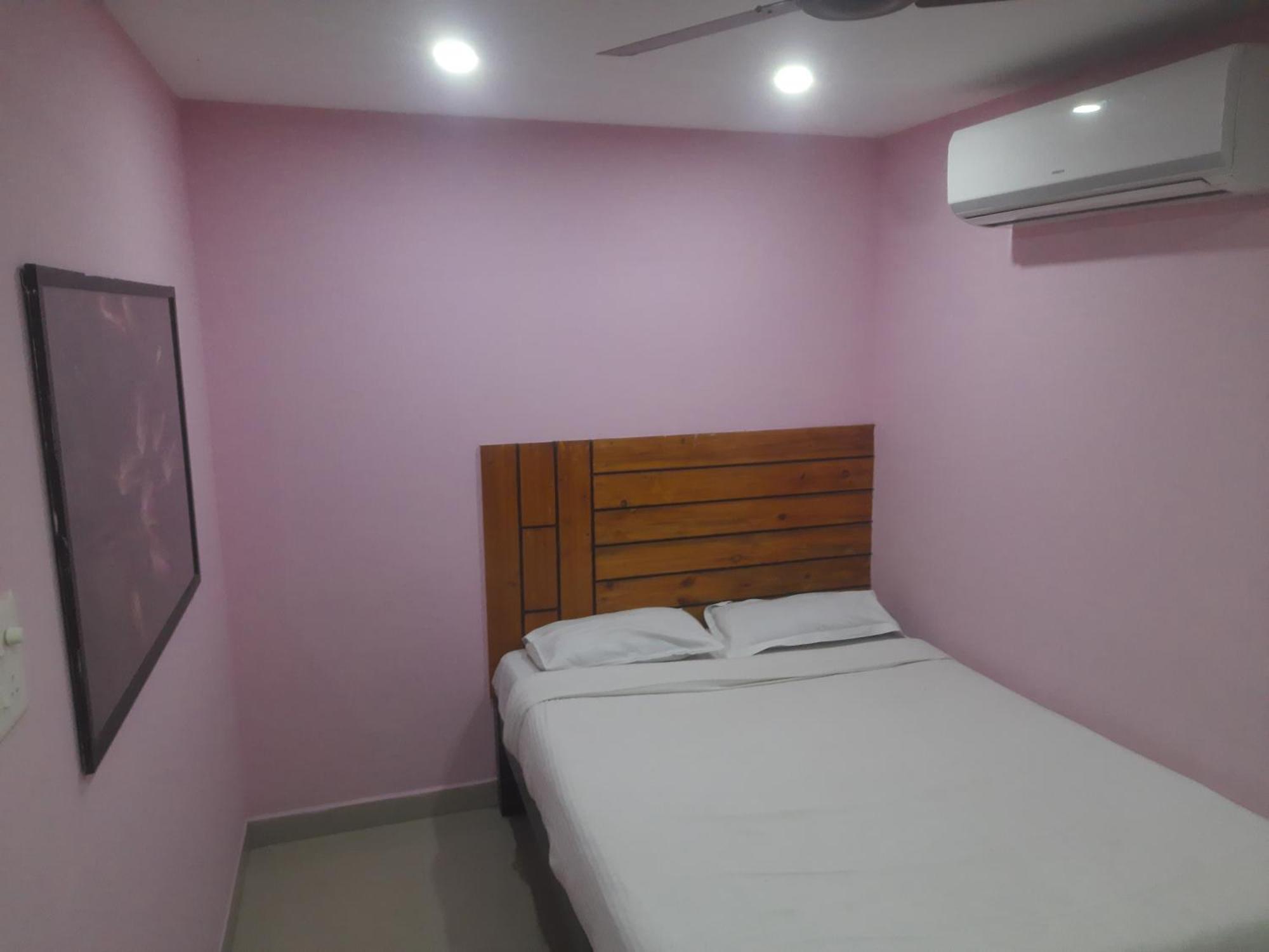 Skyway Rooms 蓬蒂切里 外观 照片