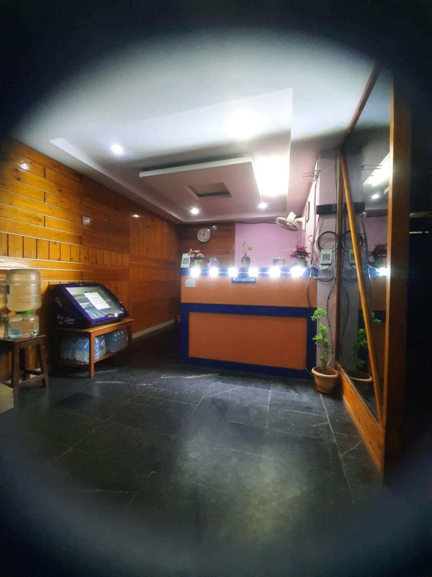 Skyway Rooms 蓬蒂切里 外观 照片